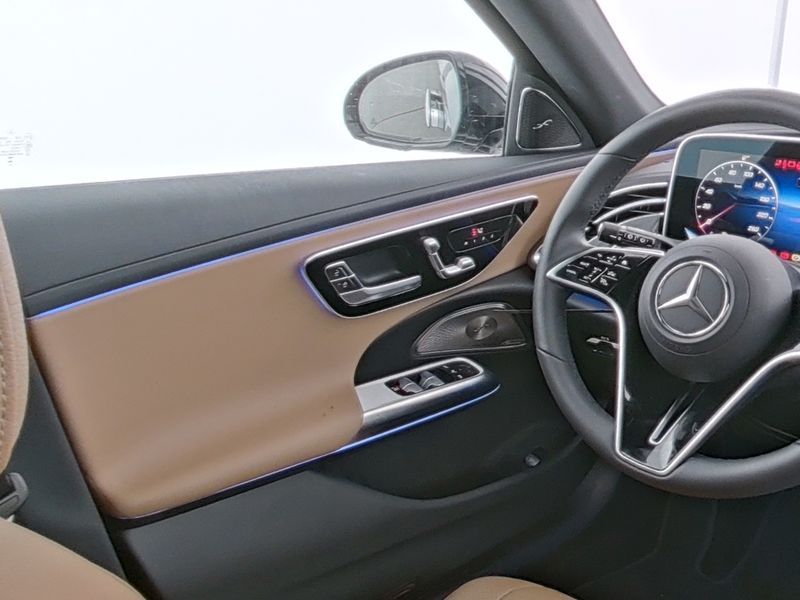 Mercedes-Benz E 300 2025
