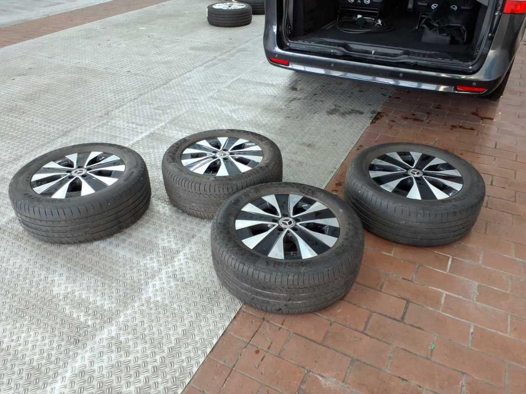 Mercedes-Benz EQV 2021