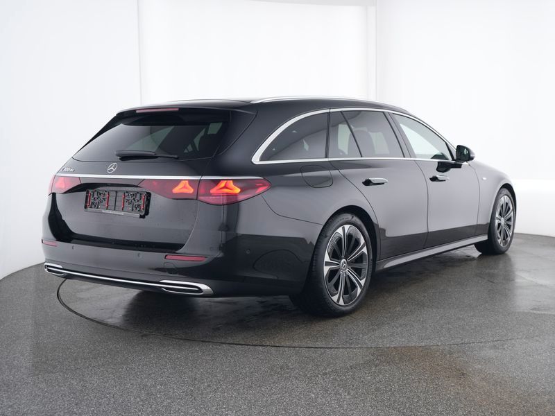 Mercedes-Benz E 300 2025