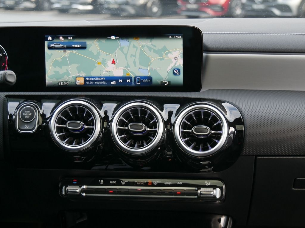 Mercedes-Benz CLA 200 2025