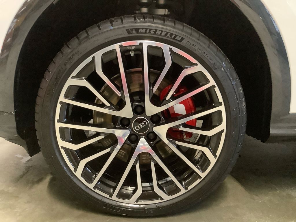 Audi SQ5 2025