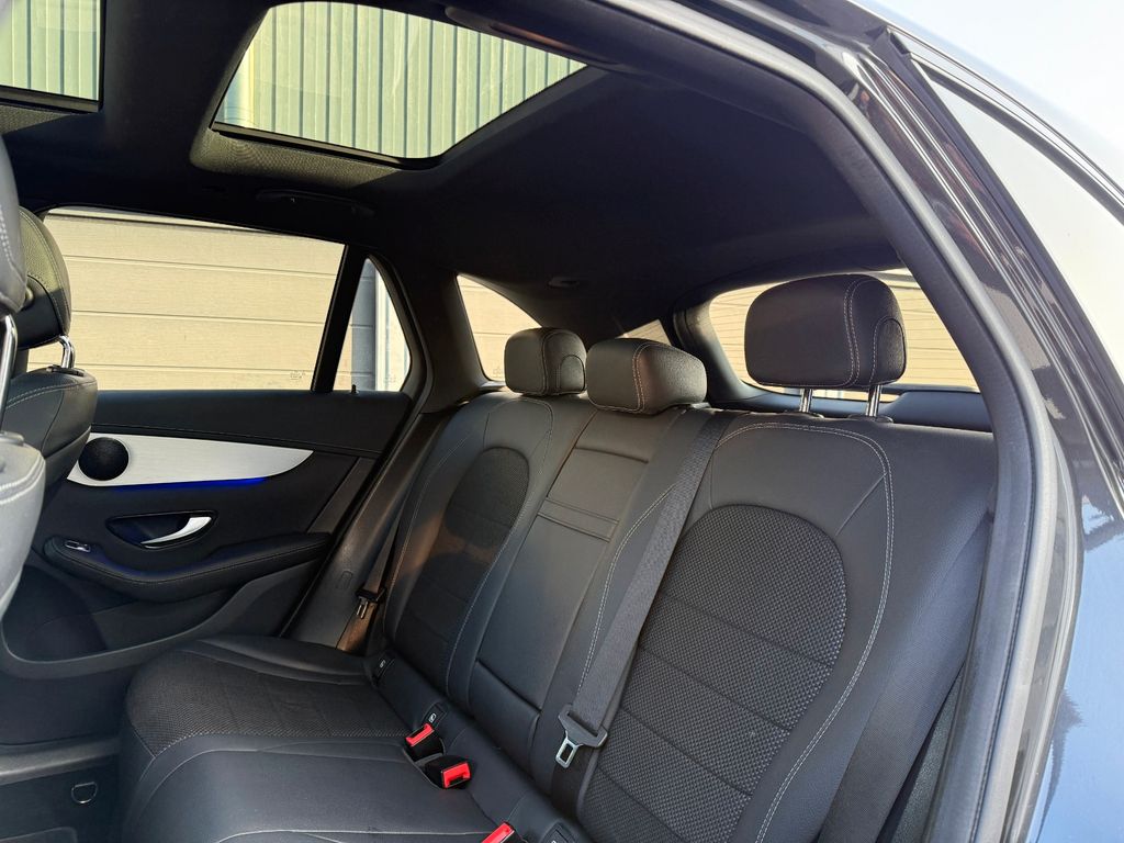 Mercedes-Benz GLC 300 2021