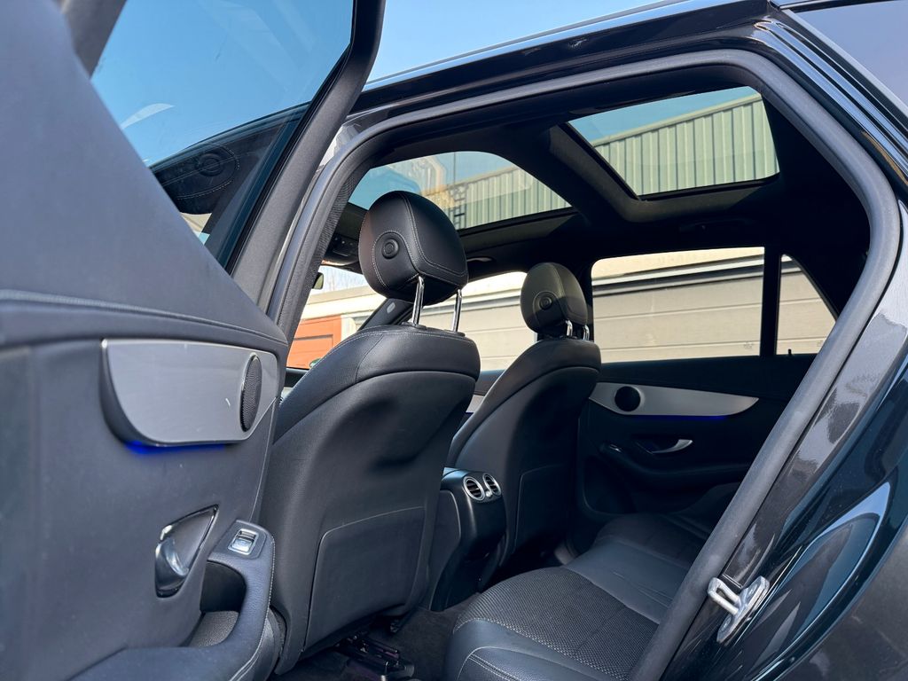 Mercedes-Benz GLC 300 2021