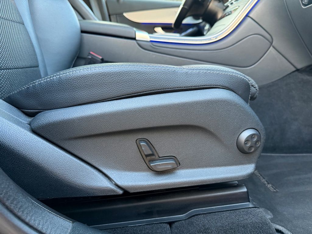 Mercedes-Benz GLC 300 2021