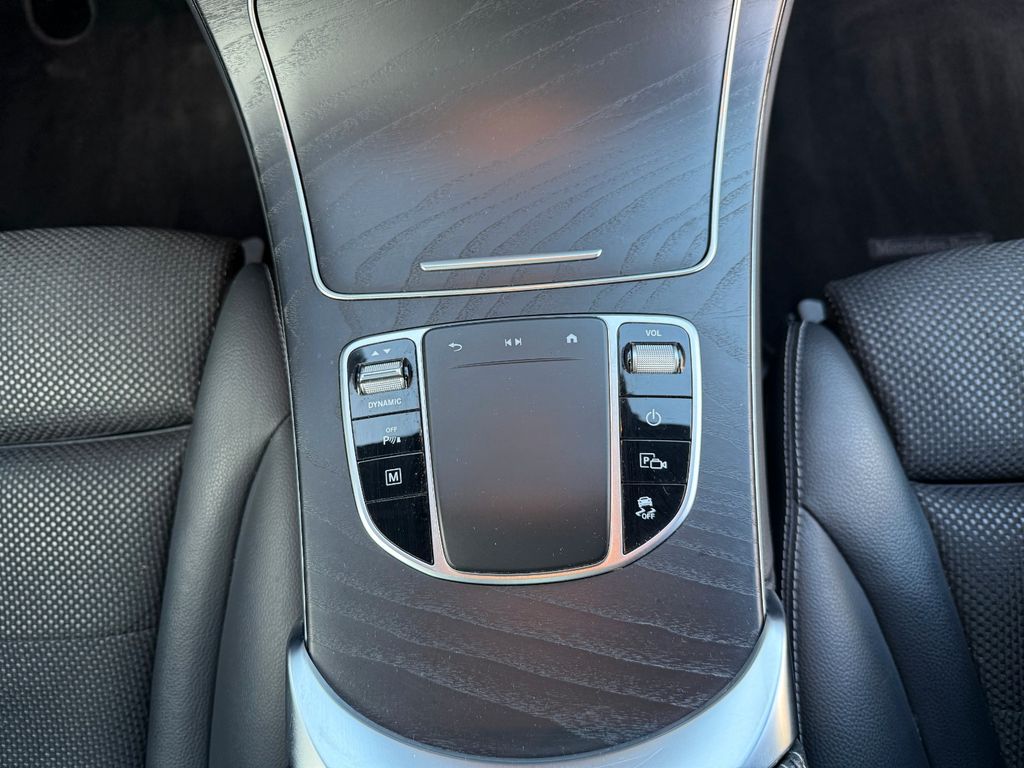 Mercedes-Benz GLC 300 2021