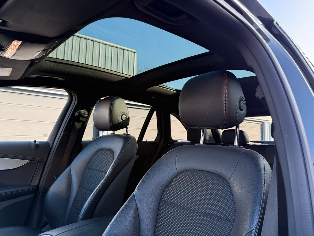 Mercedes-Benz GLC 300 2021