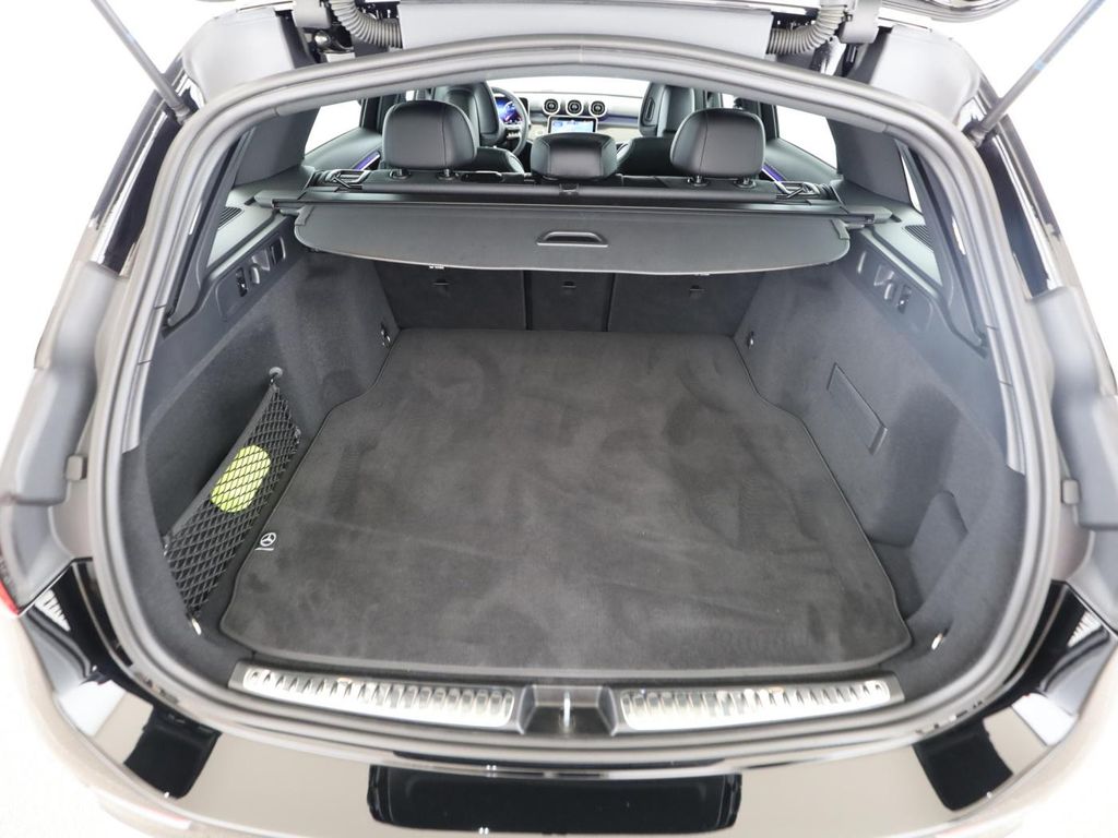 Mercedes-Benz C 300 2025