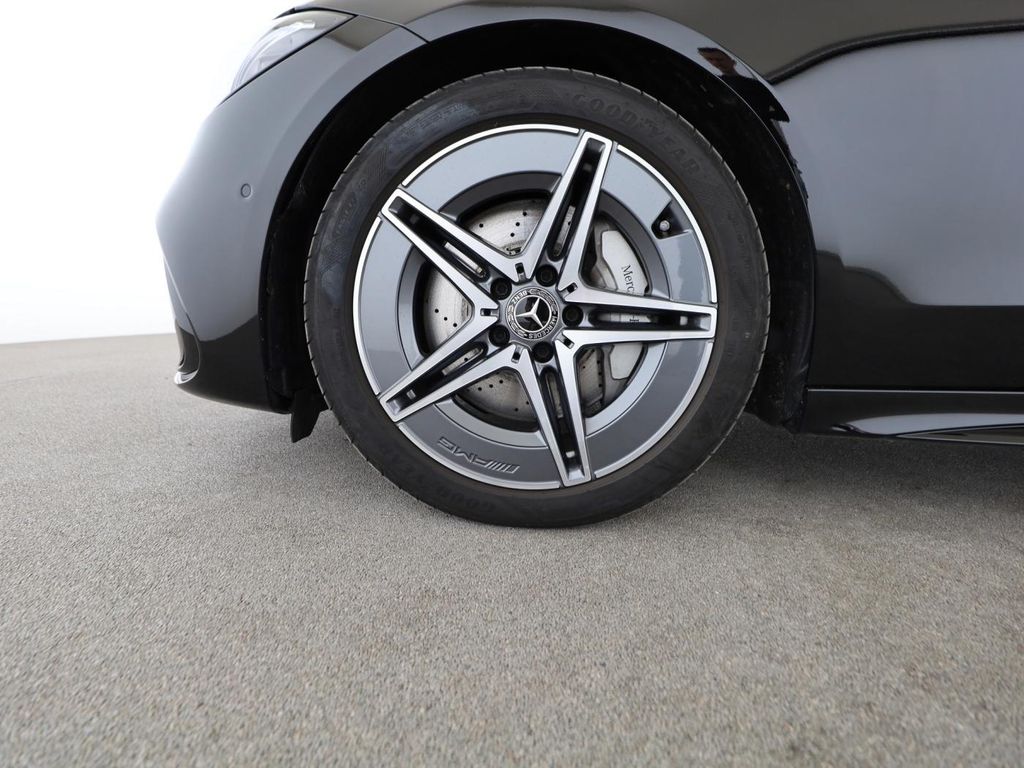 Mercedes-Benz C 300 2025