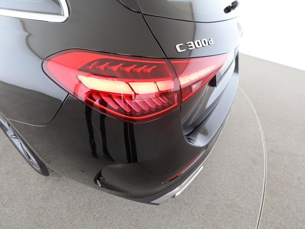 Mercedes-Benz C 300 2025