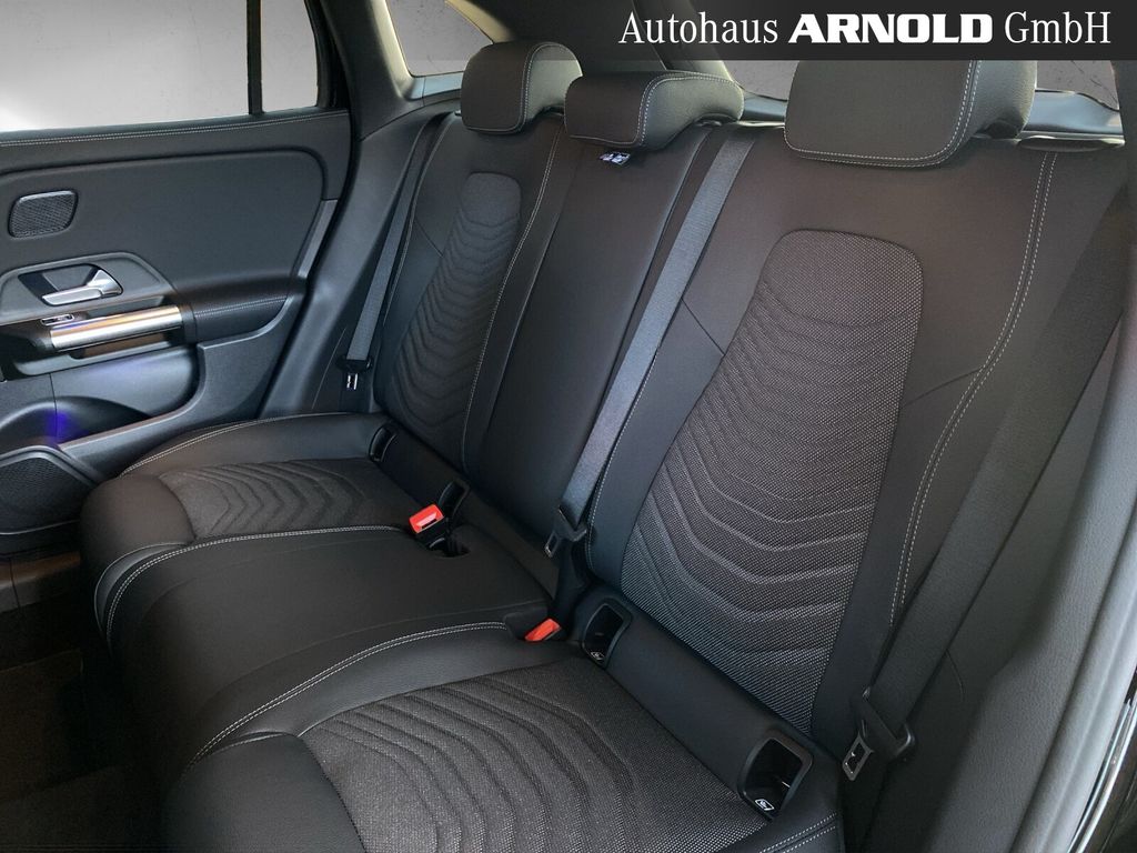 Mercedes-Benz GLA 200 2025