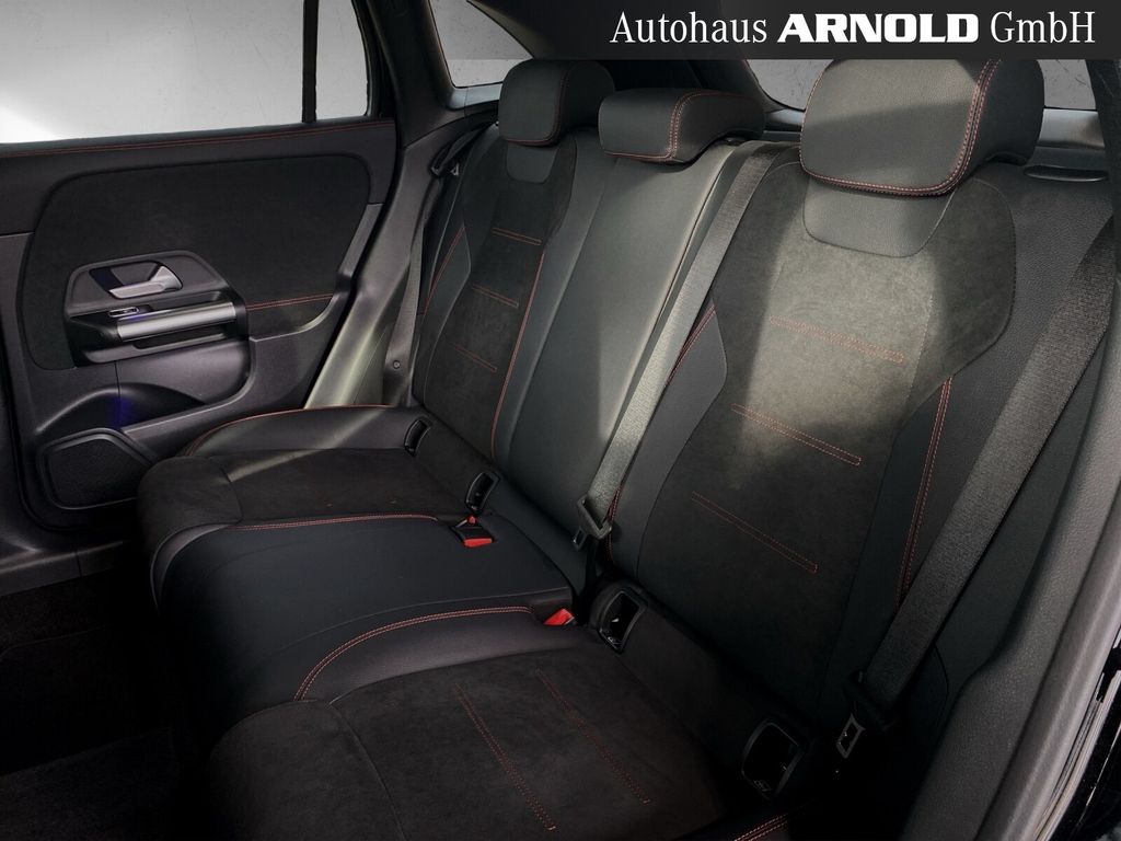 Mercedes-Benz GLA 200 2024