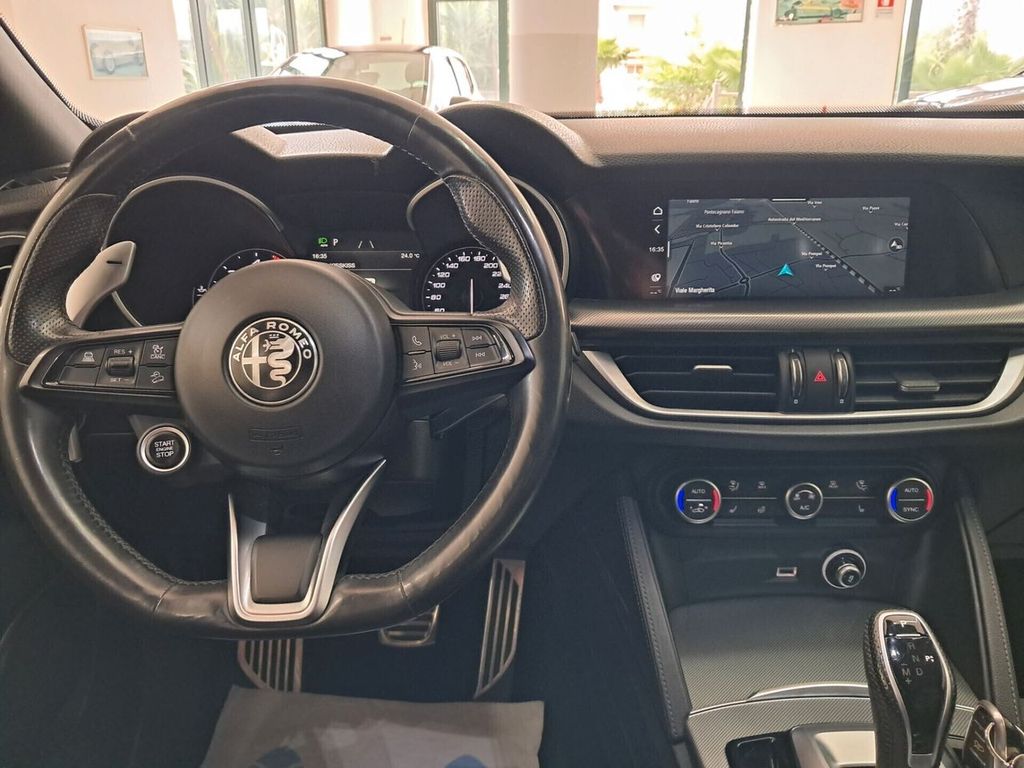 Alfa Romeo Stelvio 2021