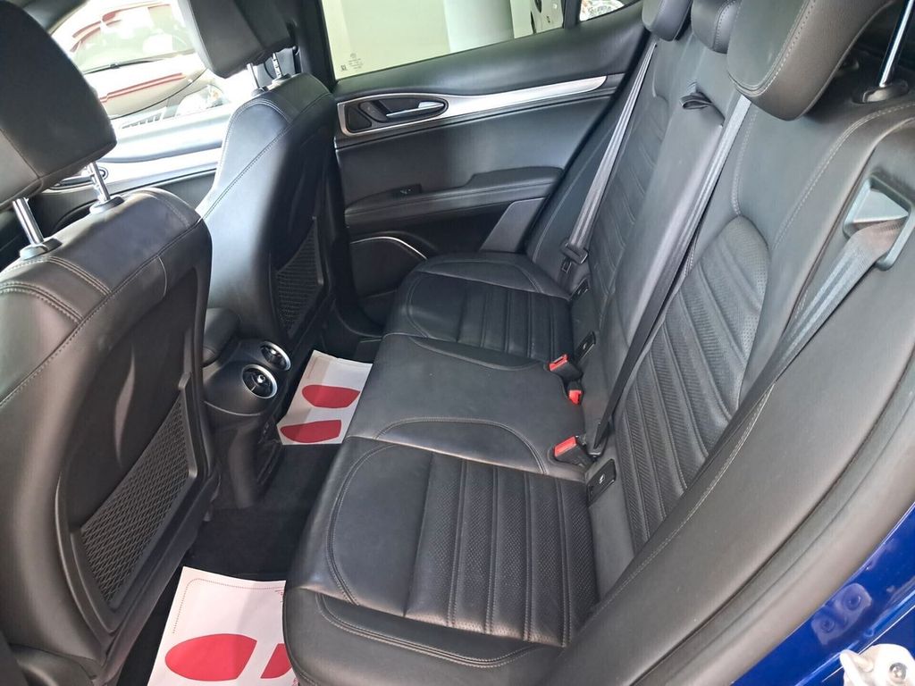 Alfa Romeo Stelvio 2021