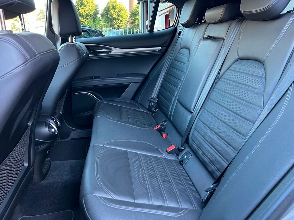 Alfa Romeo Stelvio 2021