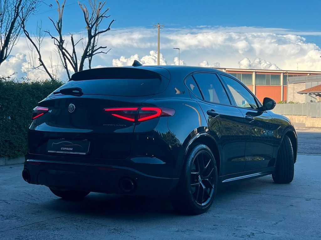 Alfa Romeo Stelvio 2021