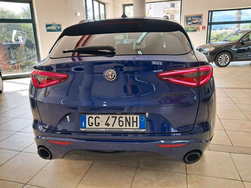 Alfa Romeo Stelvio 2021