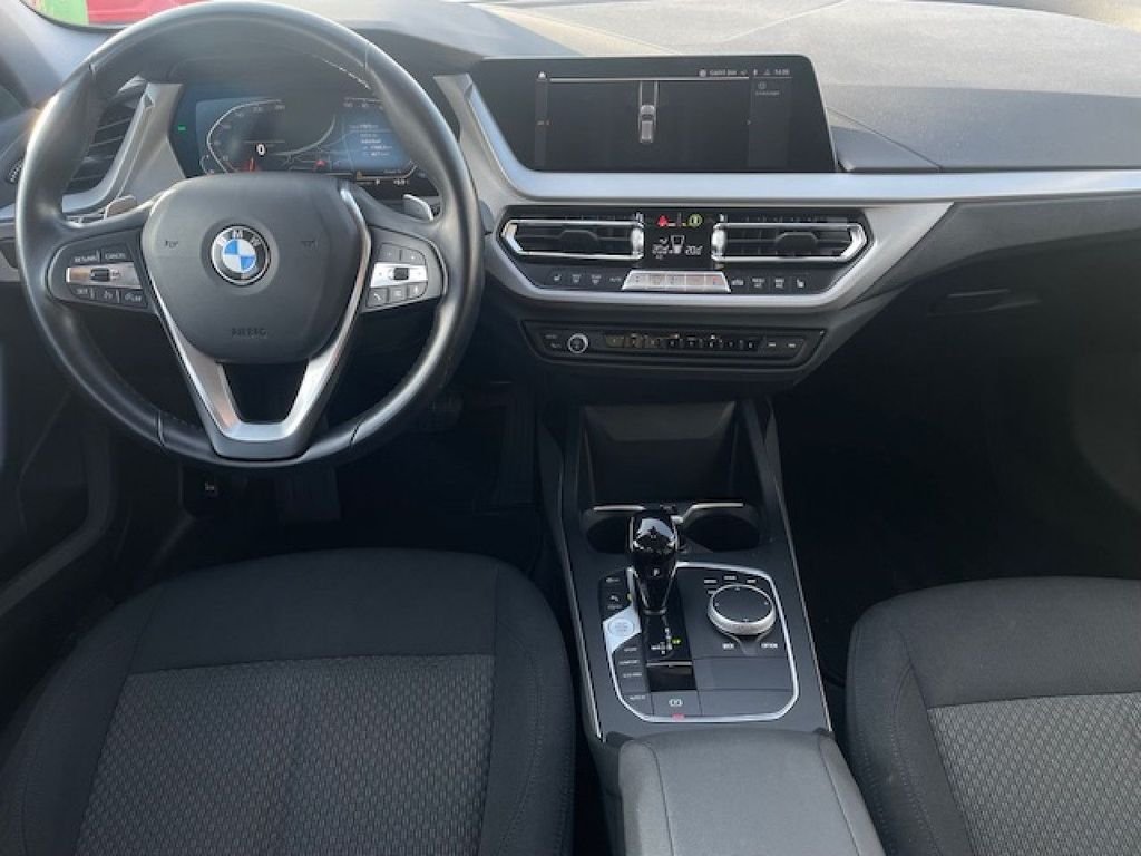 BMW 120 2022