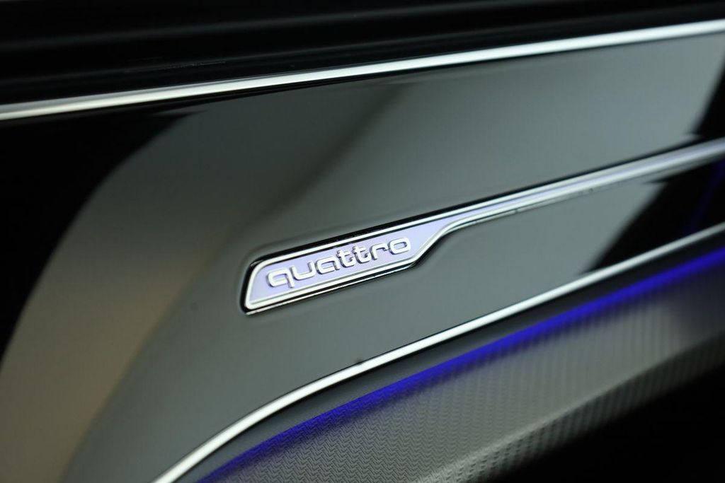Audi RSQ8 2025