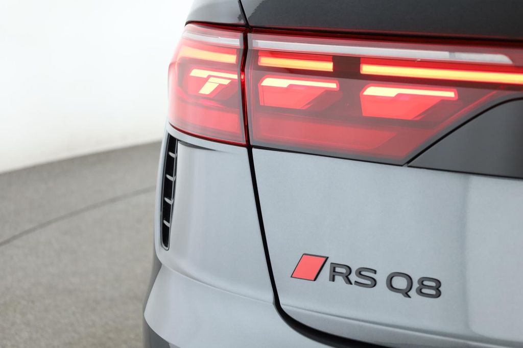 Audi RSQ8 2025
