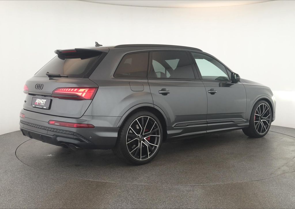 Audi SQ7 2025