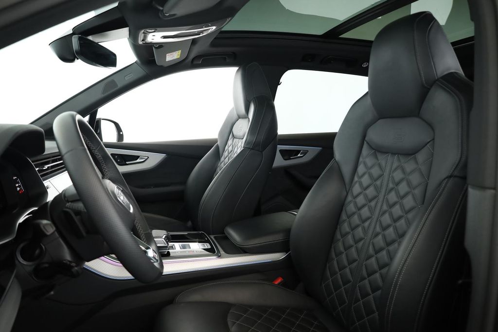 Audi SQ7 2025