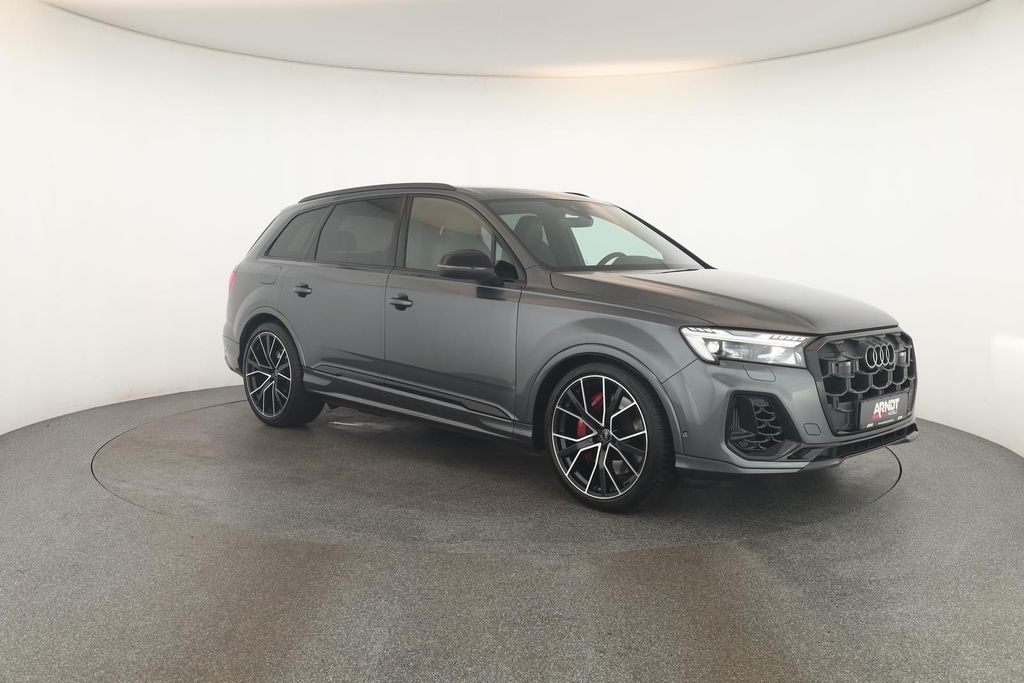 Audi SQ7 2025