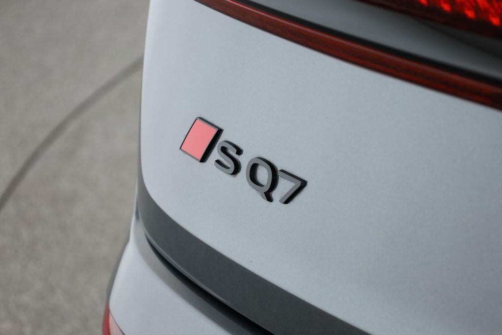 Audi SQ7 2025