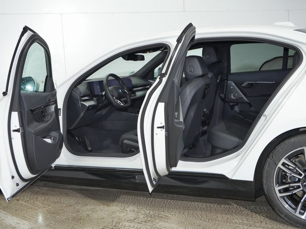 BMW i5 2025