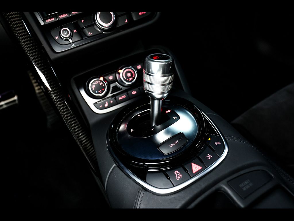 Audi R8 2013