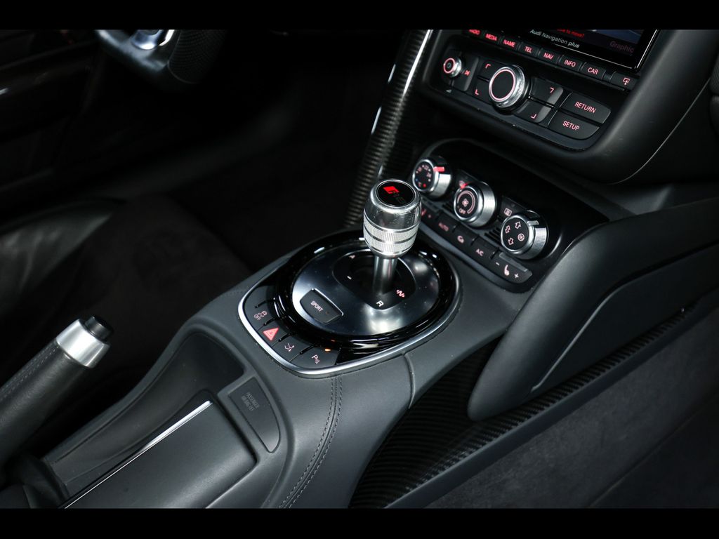 Audi R8 2013