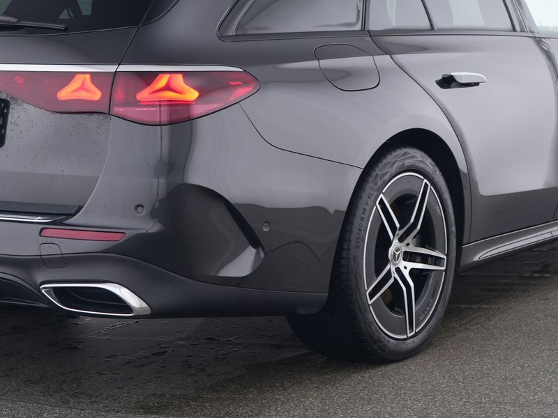 Mercedes-Benz E 300 2025