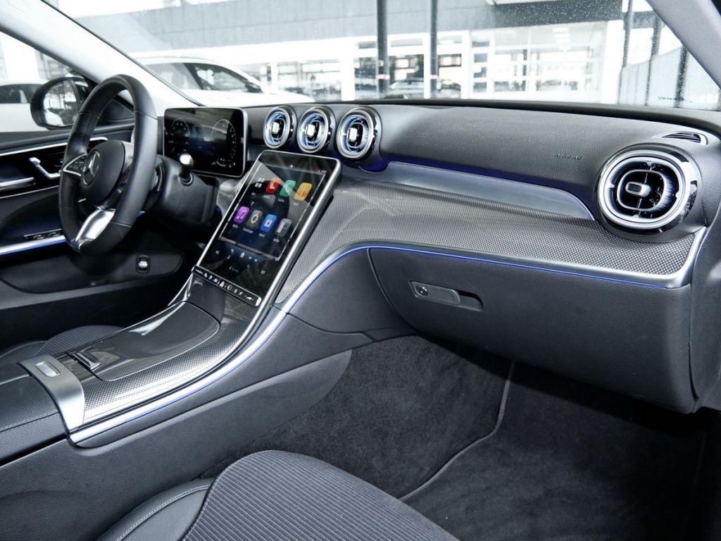 Mercedes-Benz C 300 2024