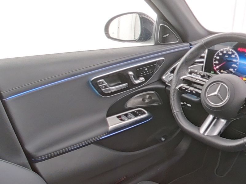 Mercedes-Benz E 300 2025