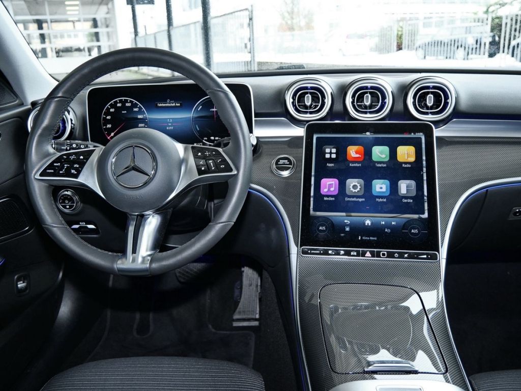 Mercedes-Benz C 300 2024