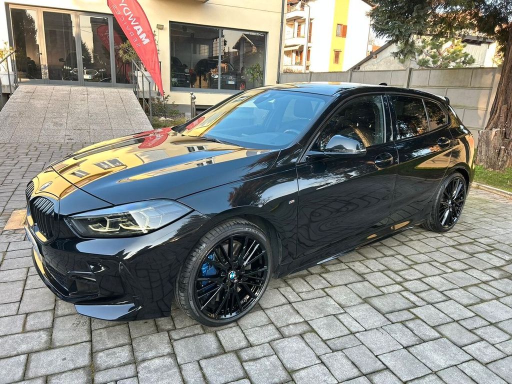 BMW 120 2021