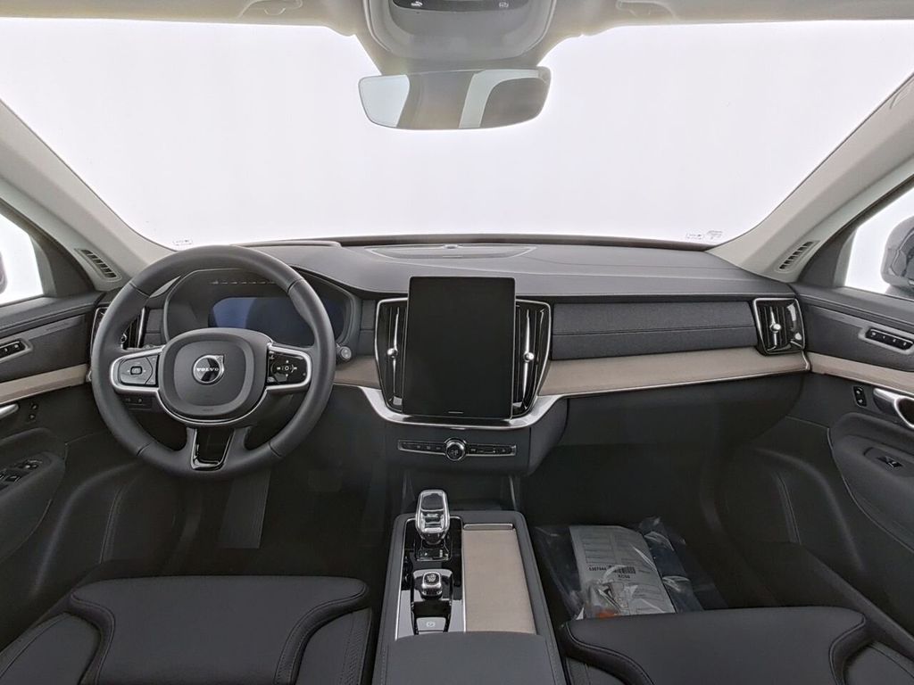 Volvo XC90 2025