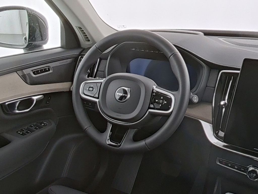 Volvo XC90 2025