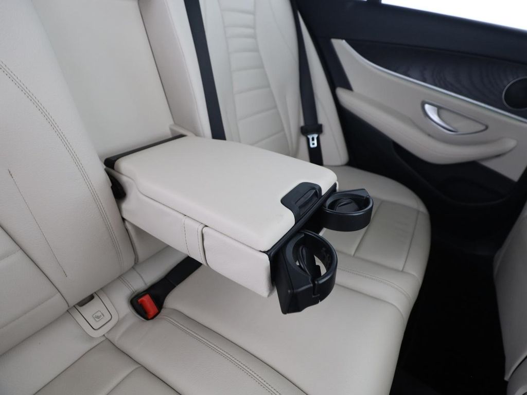 Mercedes-Benz E 300 2022