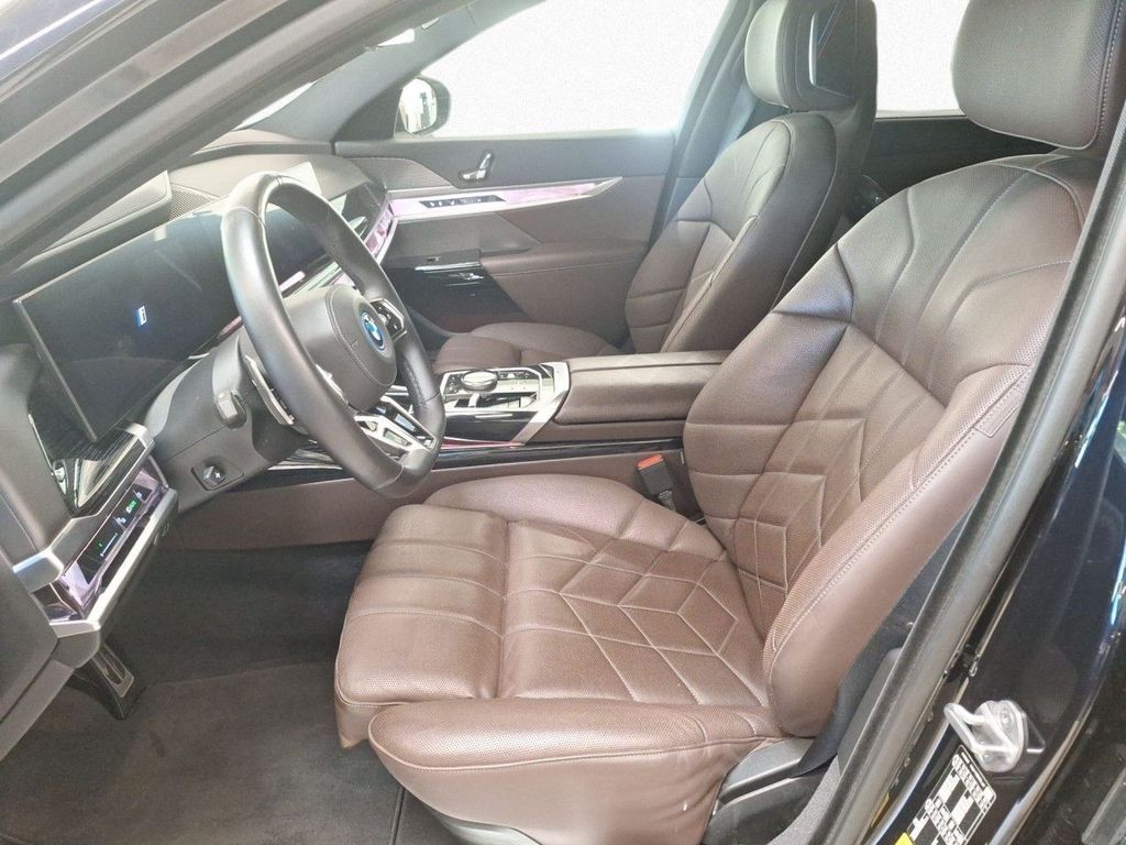 BMW i7 2024