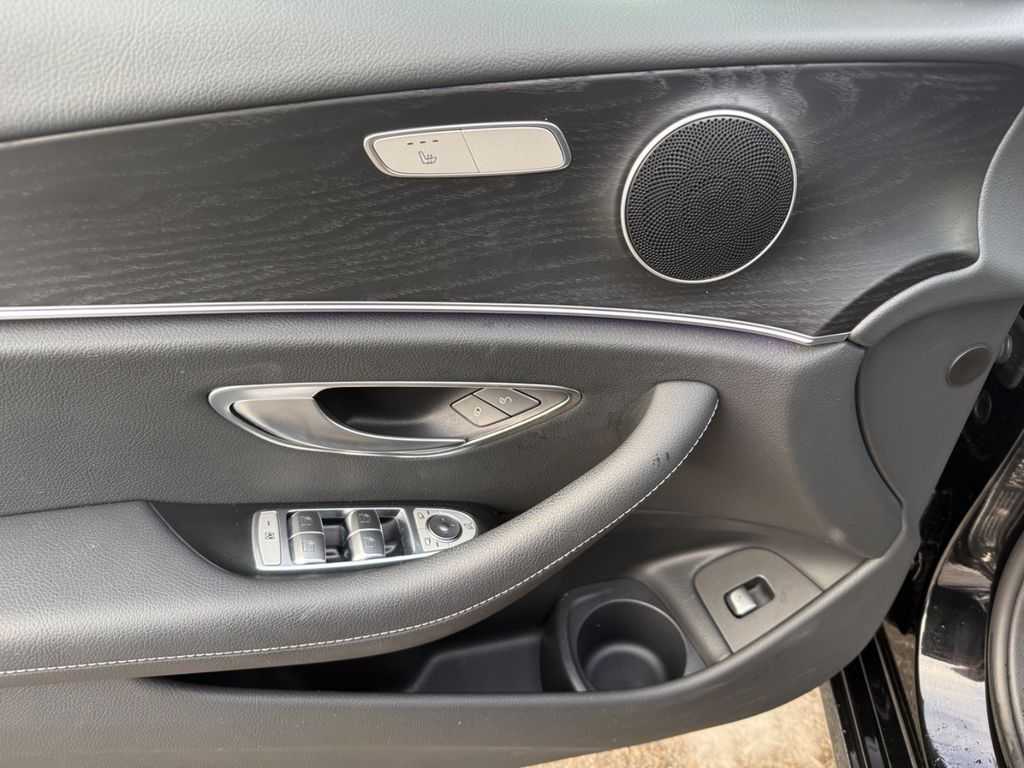 Mercedes-Benz E 300 2022