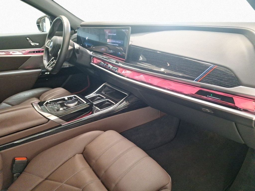 BMW i7 2024