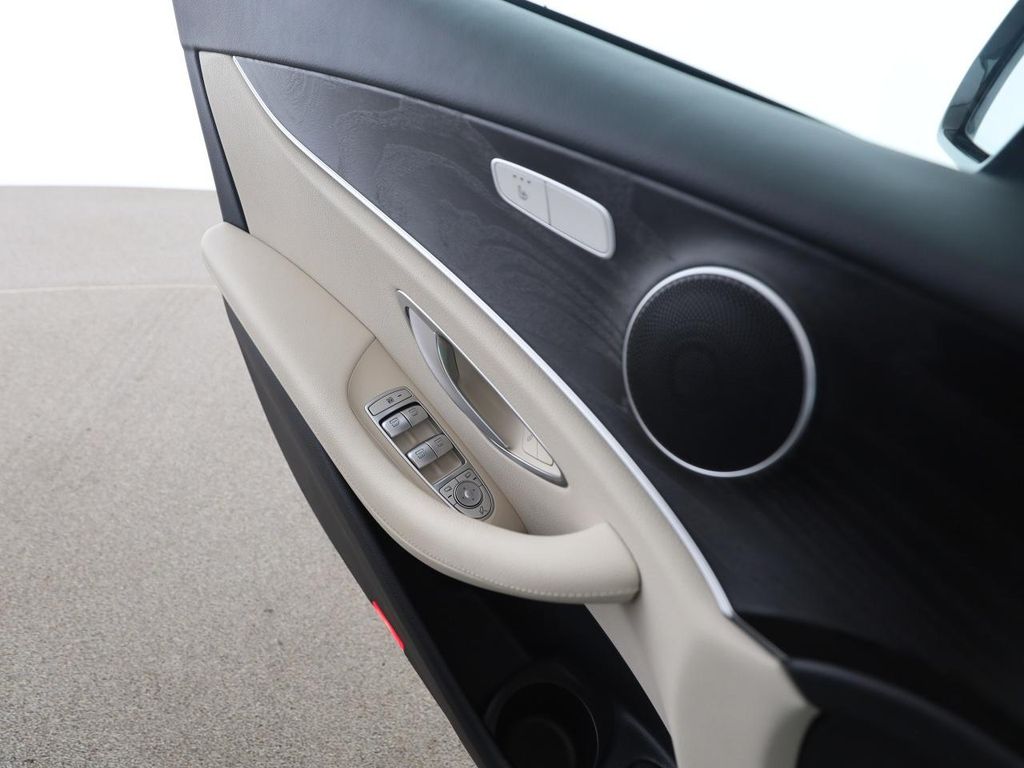 Mercedes-Benz E 300 2022