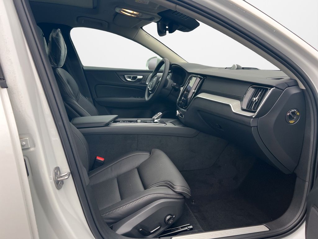 Volvo V60 Cross Country 2024