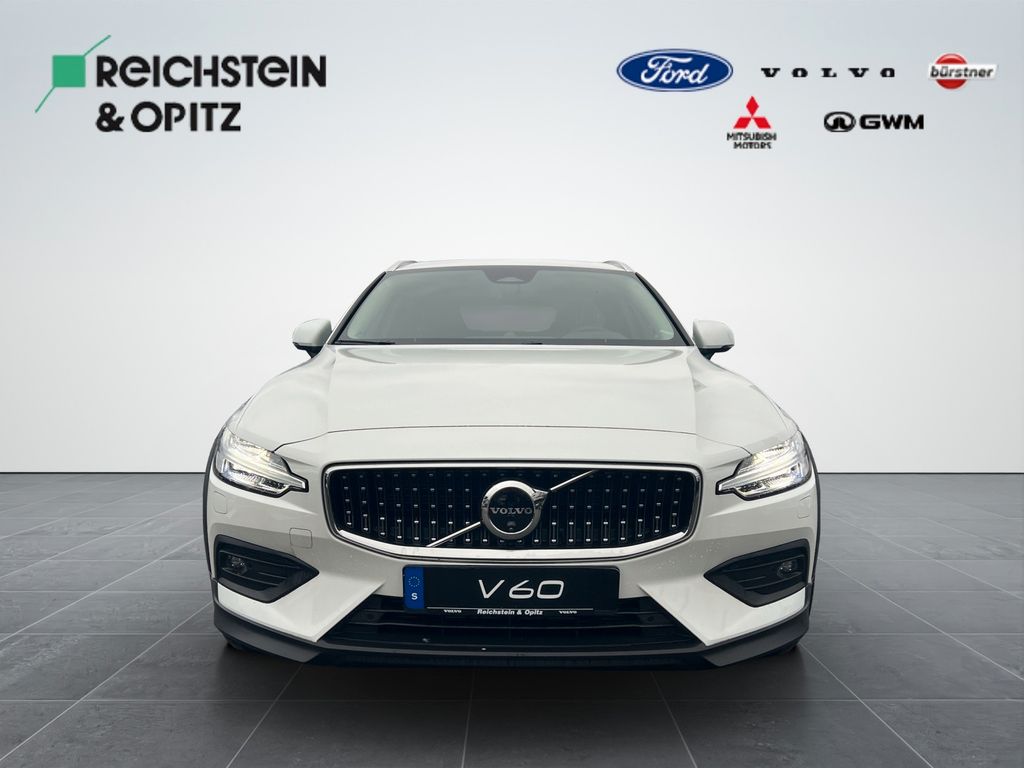 Volvo V60 Cross Country 2024