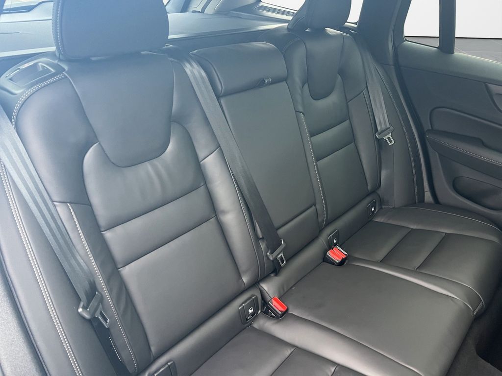 Volvo V60 Cross Country 2024