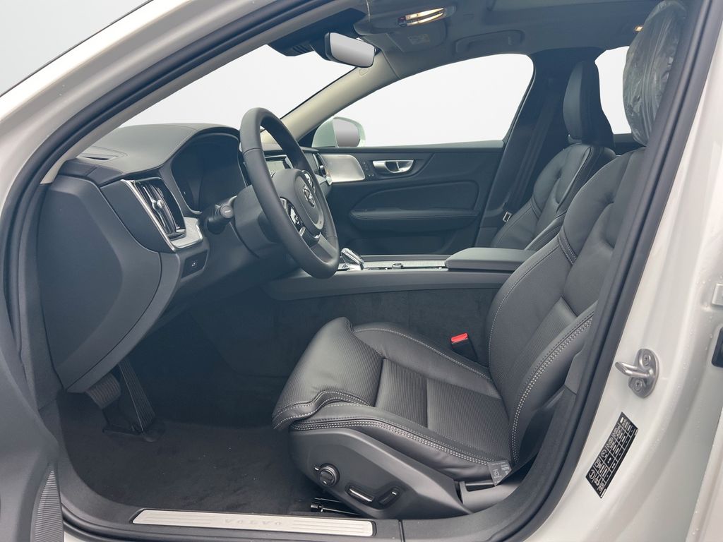 Volvo V60 Cross Country 2024