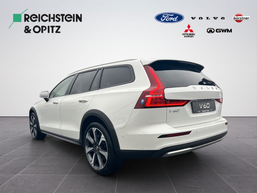 Volvo V60 Cross Country 2024