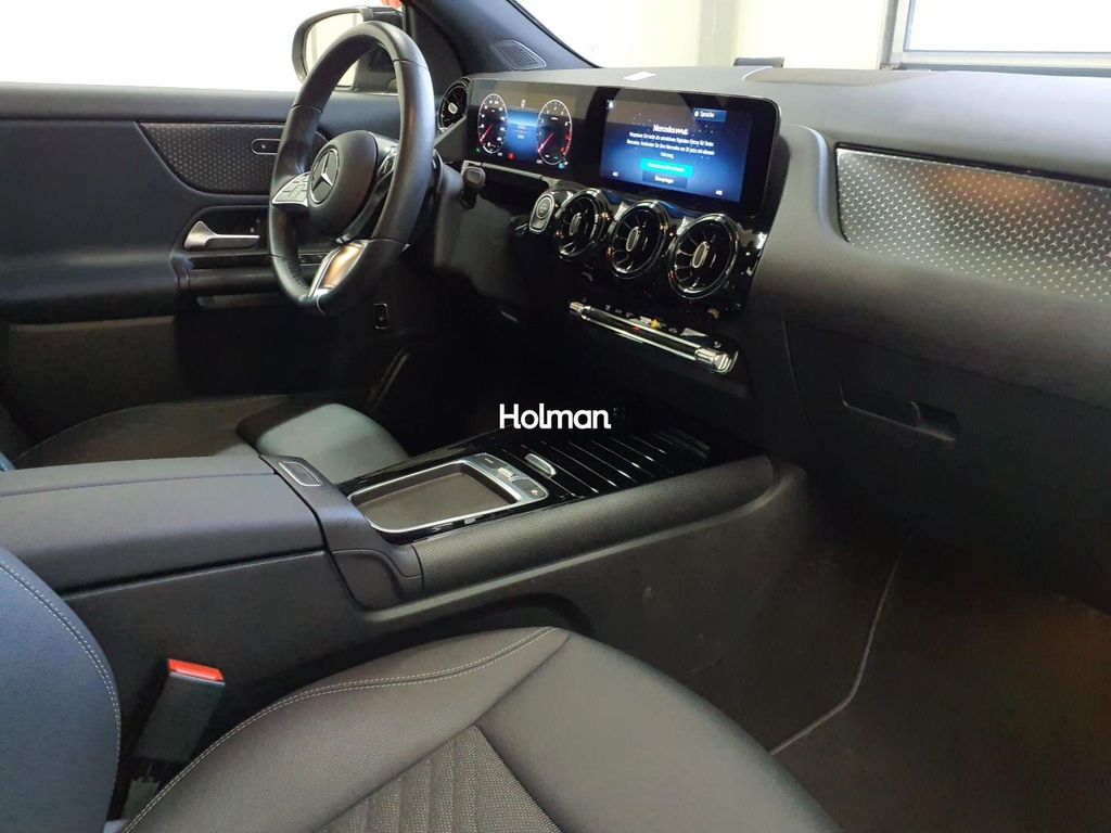 Mercedes-Benz GLA 200 2024