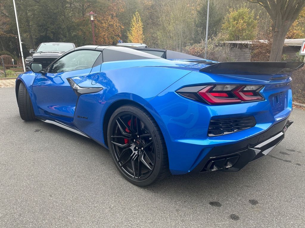 Corvette C8 2025