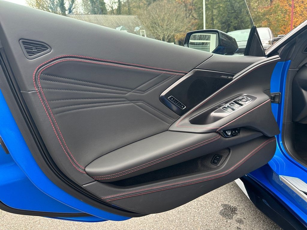 Corvette C8 2025
